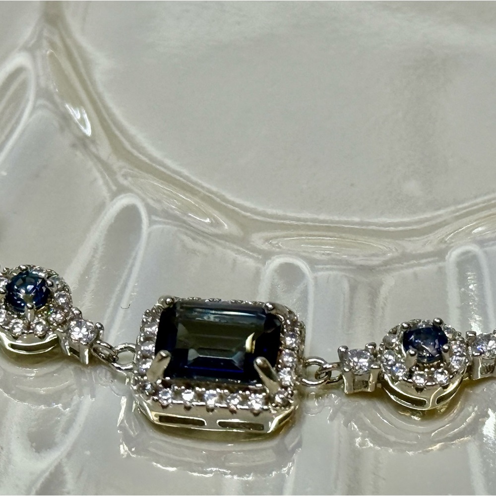BI1 6CT Natural Emerald Cut Iolite Bracelet Rhodium plated Sterling Silver S925
